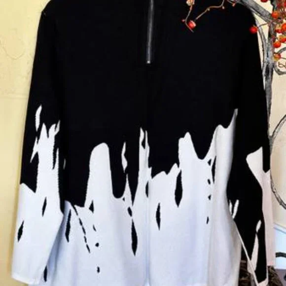 * Chico's Black/White Abstract Intarsia Sweater * - Picture 5 of 7
